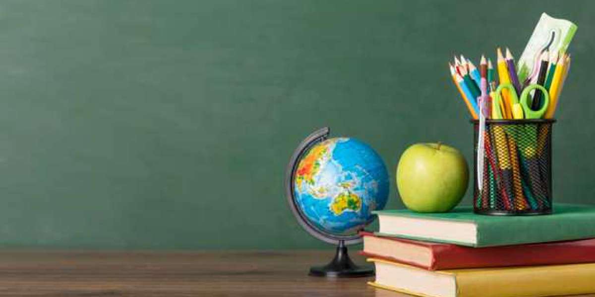 HOW TO OVERCOME THE WRITER’S BLOCK IN COLLEGE