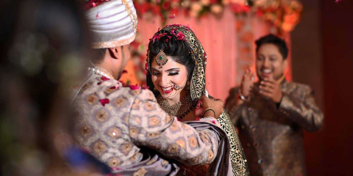 Shaadimubarakofficials  -: Traditional Photography, Pre-Wedding Photography & Candid Photography