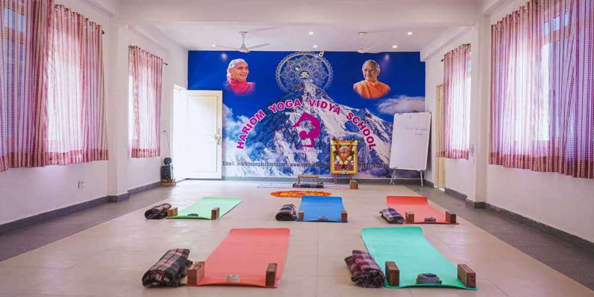 Best Yoga Teacher Training in Rishikesh