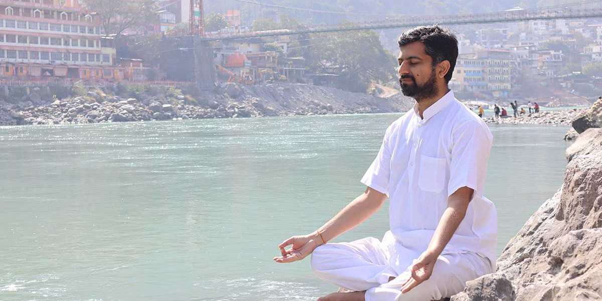 100 Hour Yoga Teacher Training in Rishikesh | 100 Hour Yoga TTC in Rishikesh, India
