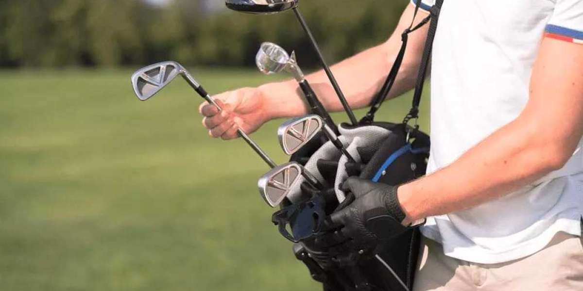 How to Choose the Right Golf Shirt