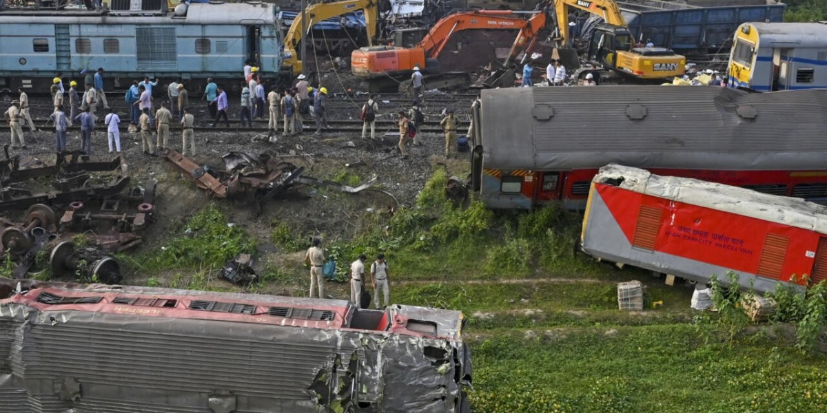 After 51 hours, the first train leaves the accident-stricken region of Odisha.