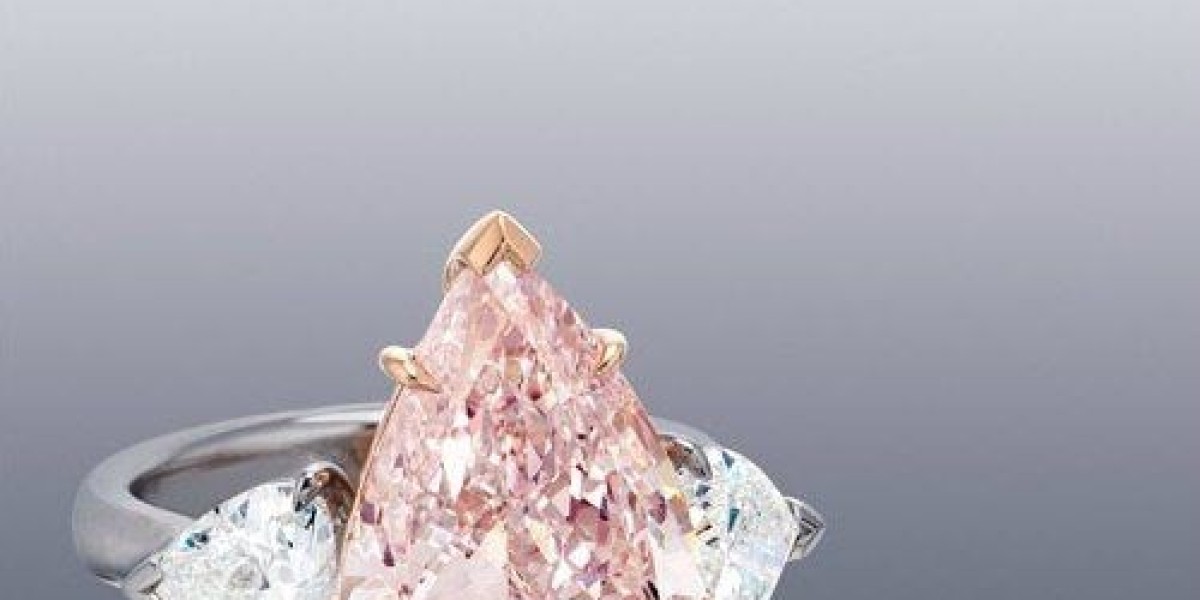 Manufactured Pear Shape Diamond Ring: A Unique and Eye-Catching Gemstone
