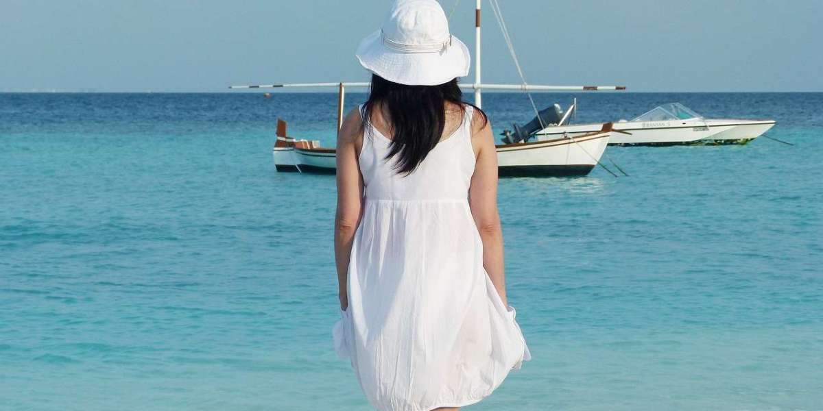 What can a solo traveller do in the Maldives?