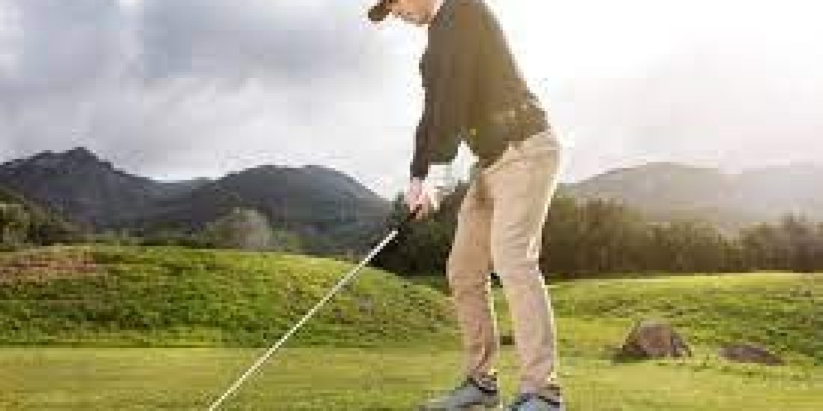 Exploring the Benefits of Golf Simulators: Enhancing Your Indoor Golf Experience