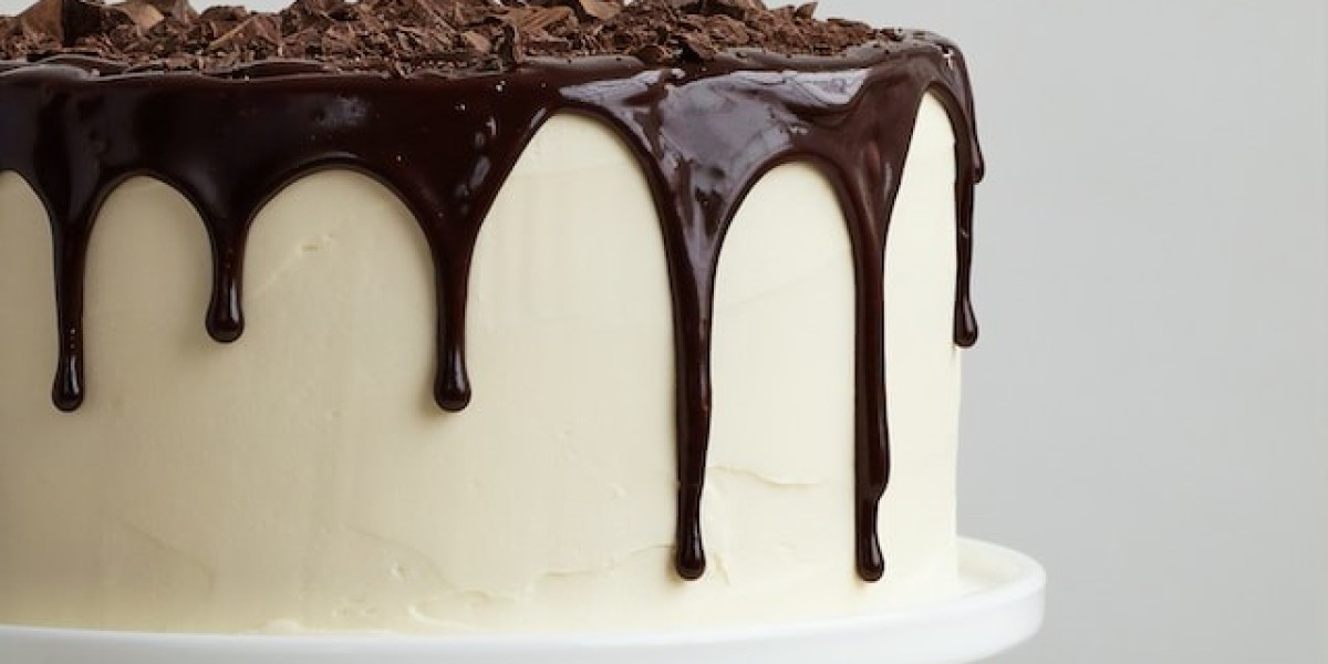 Crafting Culinary Masterpieces:Understanding the Creation of  Designer Cakes in Kolkata