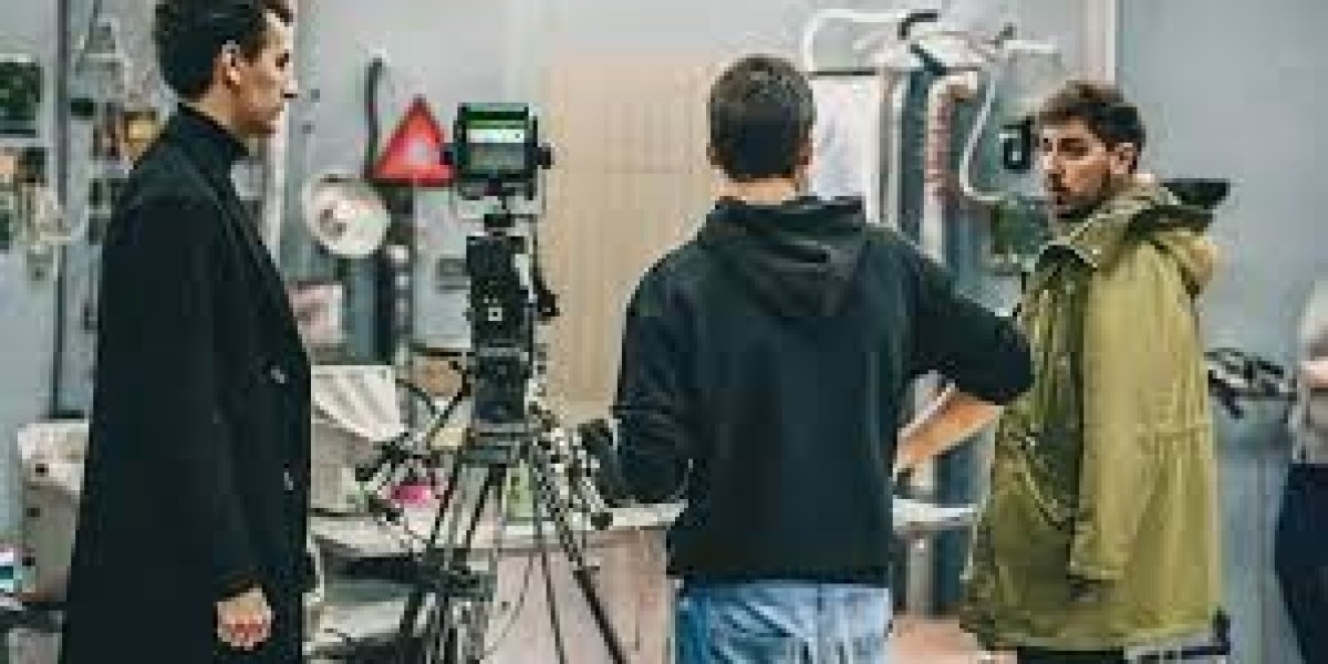 Demystifying the Production Process of Online Classes