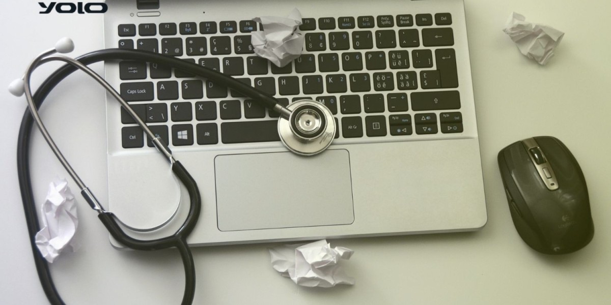 برنامج عيادة الأسنان خدمات Yolo Clinic المتميزة