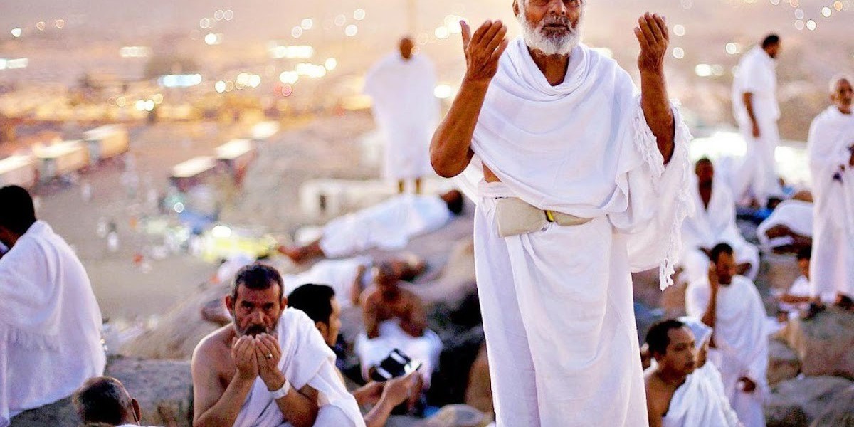 "Rituals and Significance of Ihram in Hajj and Umrah"