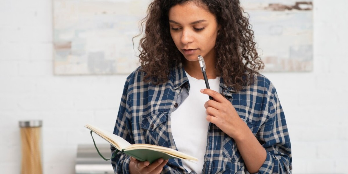 The Pros of 'Pay Someone to Write My Dissertation' Services in the UK
