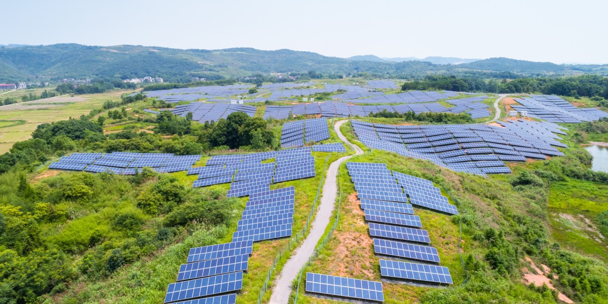 Balancing Act: Exploring the Advantages and Disadvantages of Solar Panels