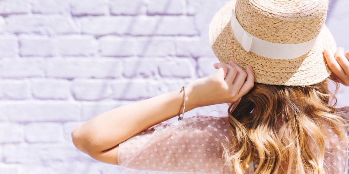 From Runway to Street: Bucket Hats Are the Ultimate Summer Trend!