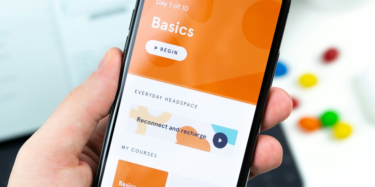 Straight Leg Men Track Pants: The Best Brands to Shop for Quality and Style