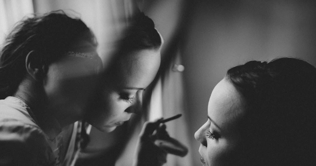 Elegance in Every Shot: Tips for Selecting Florence Wedding Photographers