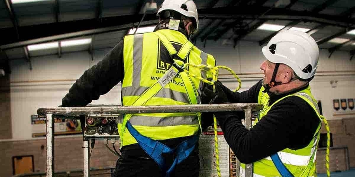 Benefits of Investing in Safety Officer Course for Your Organization
