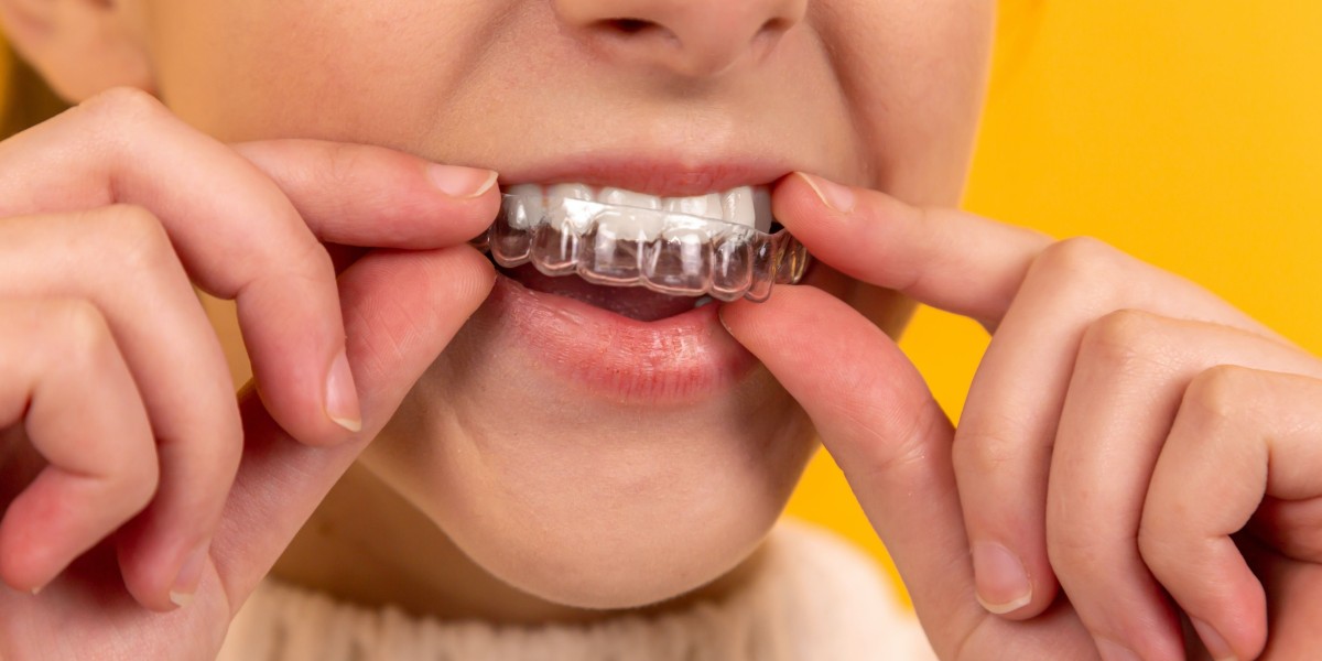 Maintaining Oral Health with Clear Aligners: Tips for a Healthy Smile