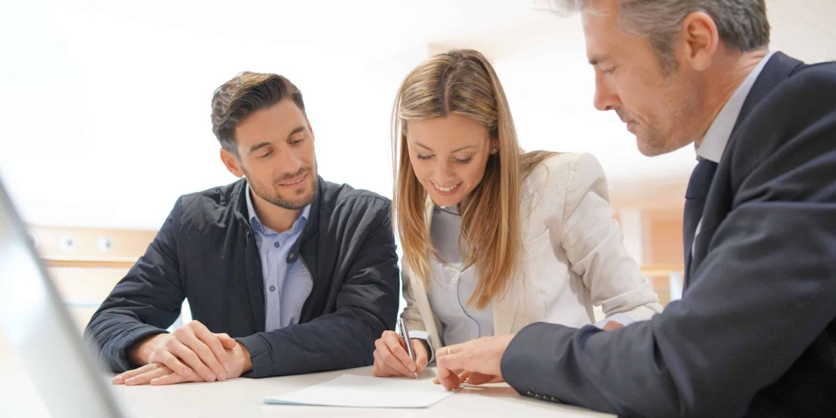 Expert Loan Signing Services in New Braunfels: Trust Kari's Reliable Mobile Notary