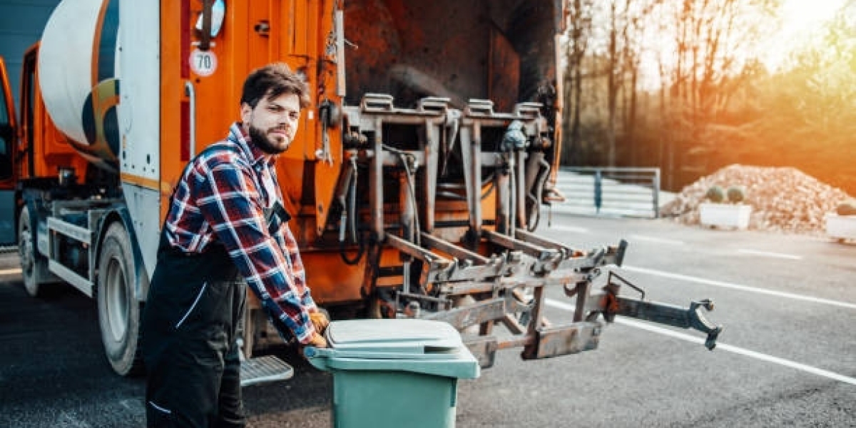 How Junk Hauling Services Can Simplify Your Life