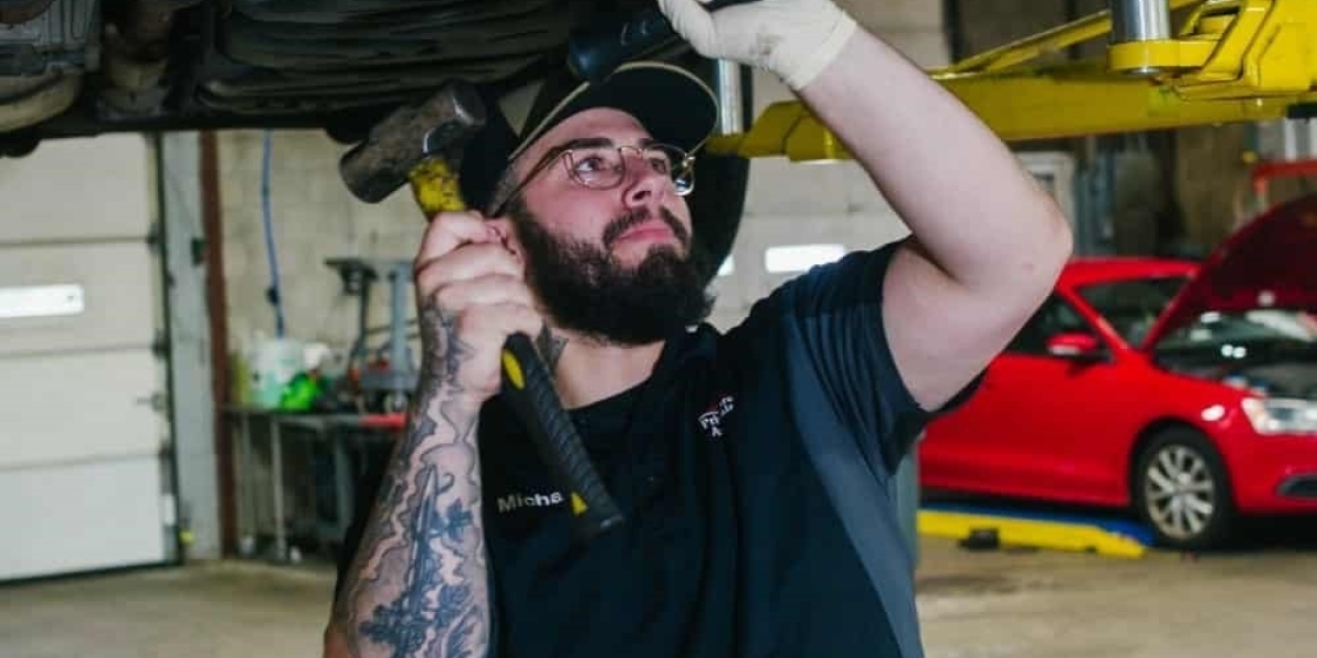 Quick and Affordable Oil Changes in Cowesett – Keep Your Engine Running Smoothly
