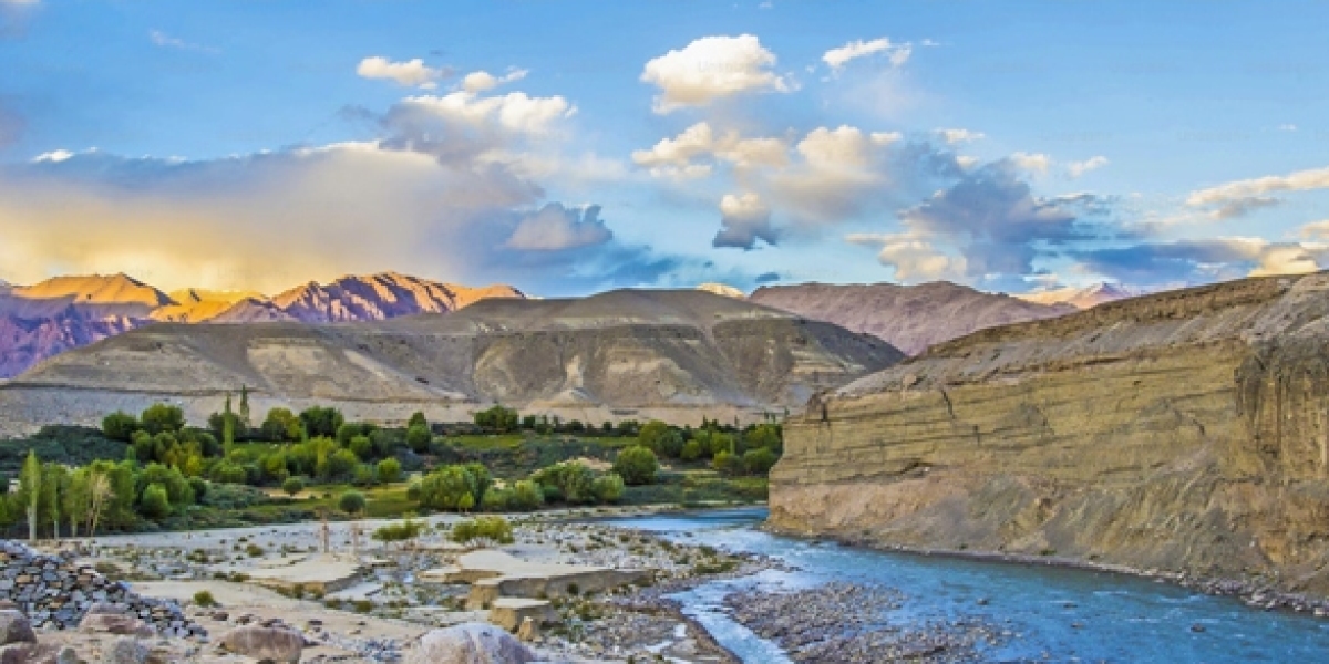 Unveil the Magic of Kashmir: Kashmir with Dodhpathri and Yusmarg Tour Package