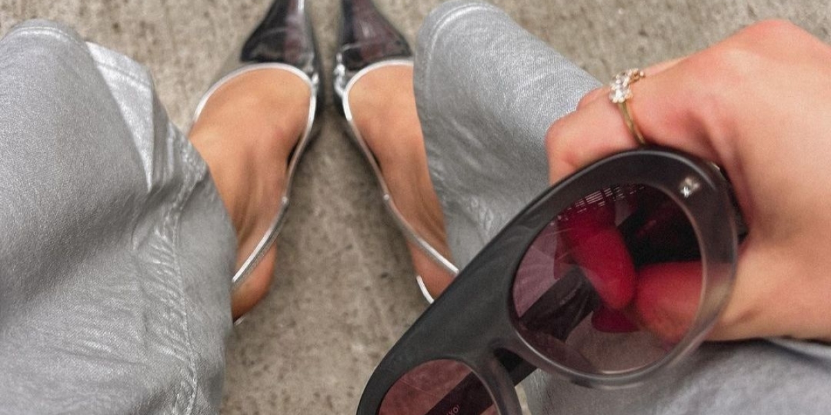 Accessorize Your Wardrobe: 5 Must-Have Accessories to Transform Your Look