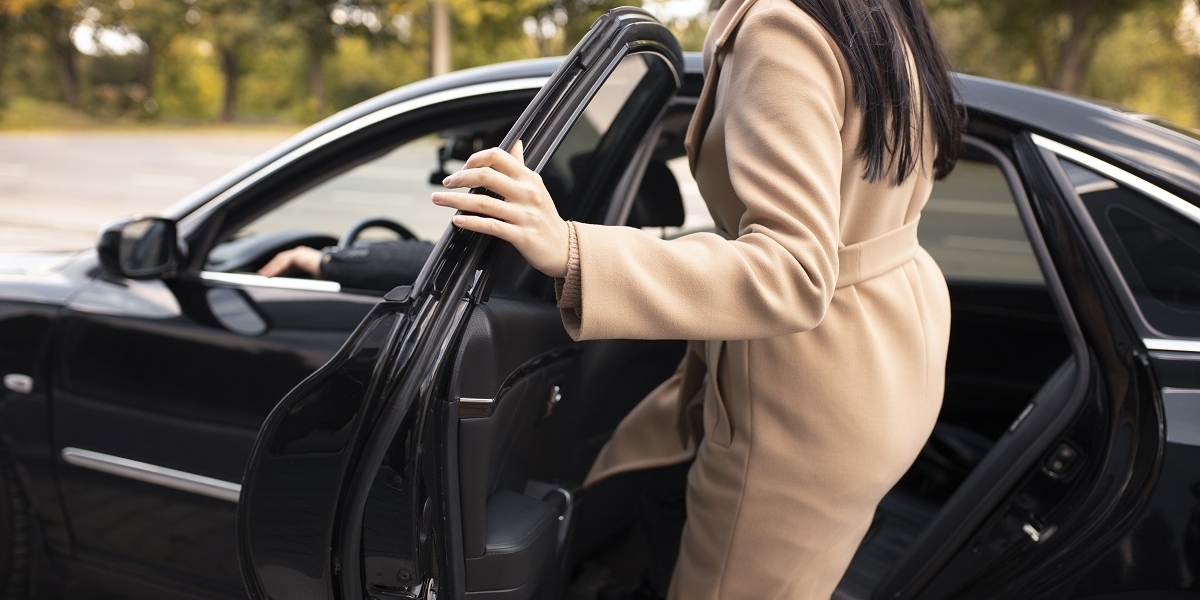 Luxury Airport Transfers at Budget Prices with Starline Taxis