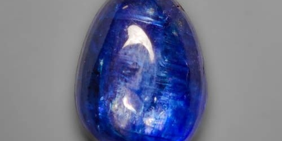 Kyanite: A Gemstone for Alignment and Spiritual Balance
