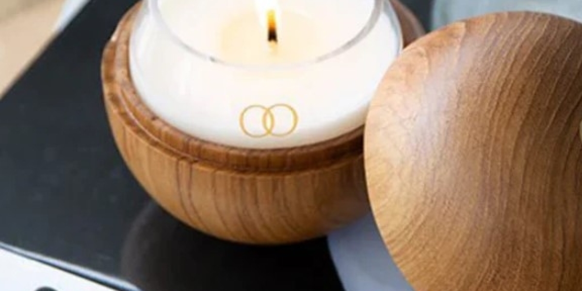 The Beauty of Teak Wood Candles: A Timeless Gift for Nature Lovers