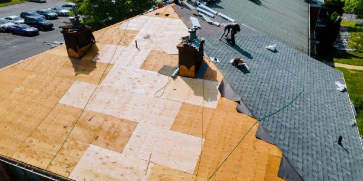 Understanding the Role of Commercial Roofing Contractors