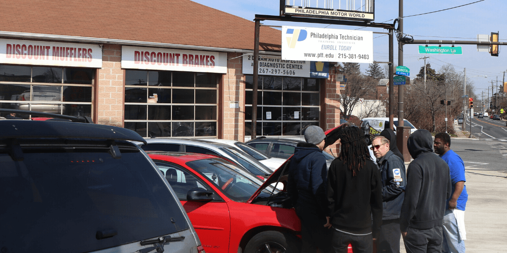 Facilities That Help Students at Automotive Repair school